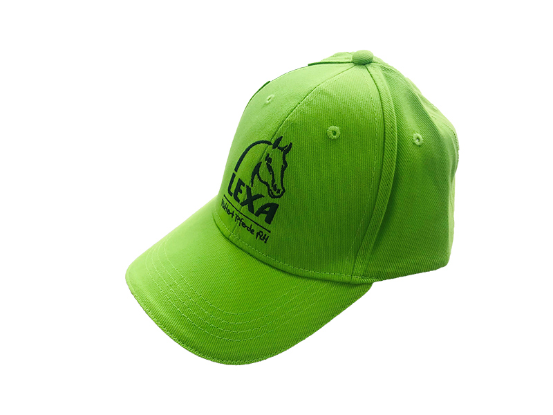 Leuchtend grüne Baseballmütze mit schwarzem Pferdelogo und Schriftzug 'LEYA'