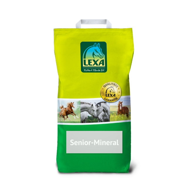 LEXA Senior-Mineral Pferdefutter in grünem Beutel (Papier) mit Bildern von Pferden.