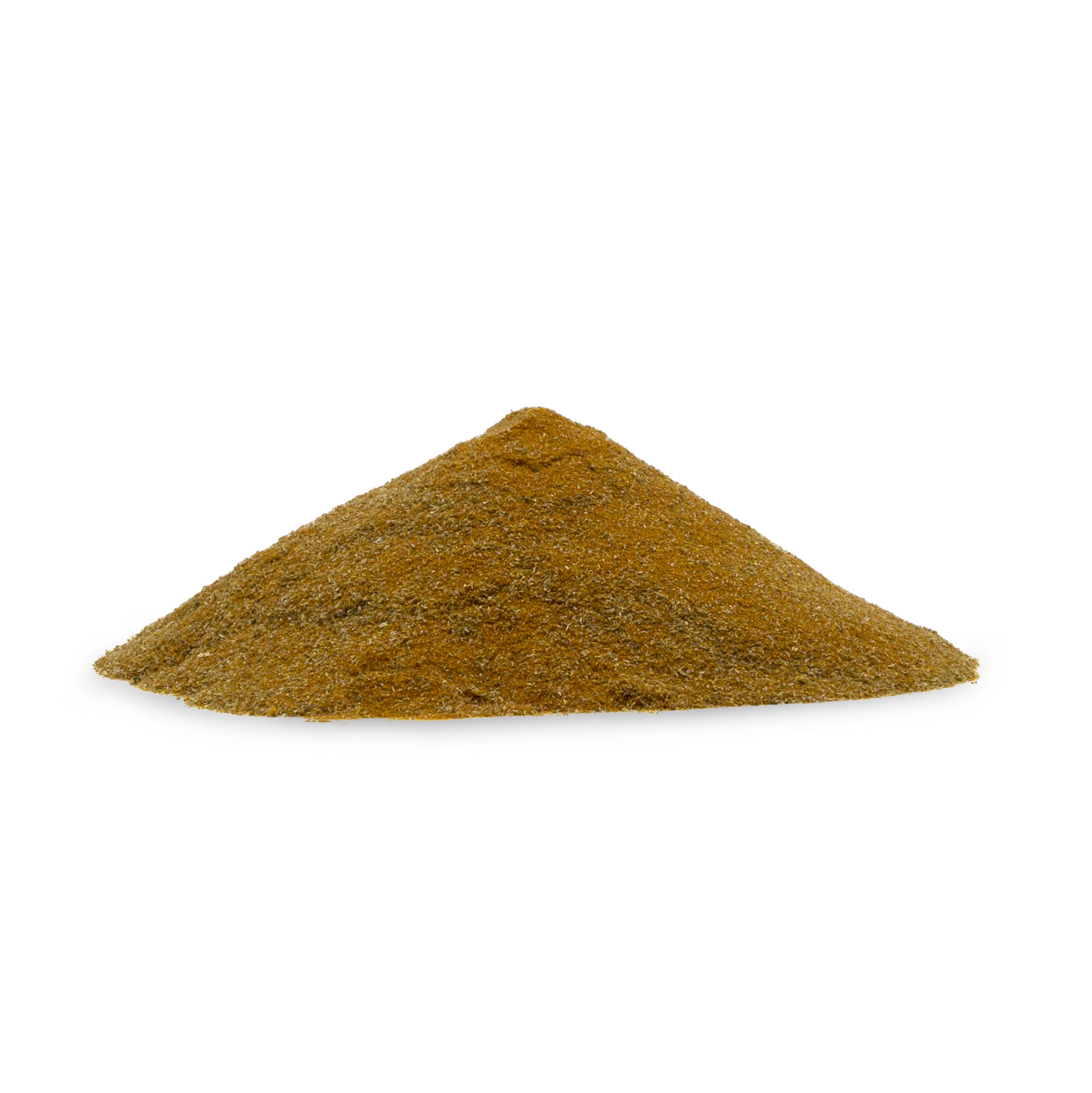 Eine kleine Menge von fein gemahlenen Hopfenblüten, auf weißem Hintergrund.