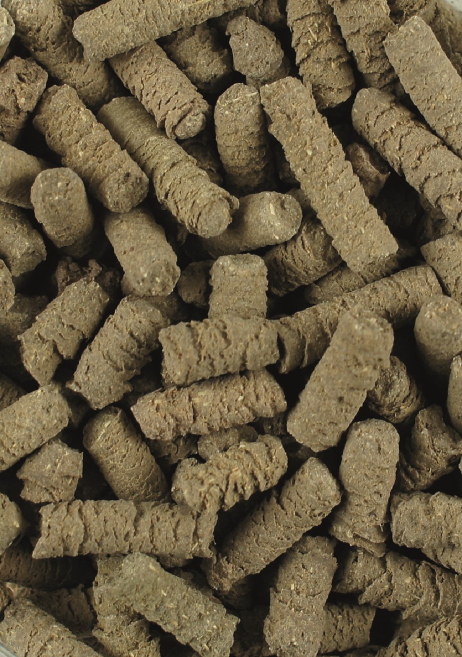 Braune, kleine Pellets